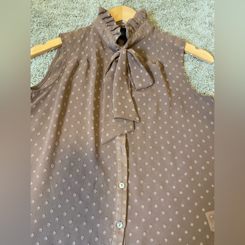 H&M Ruffle Neck Button-Up Tank - Picture 9 of 12